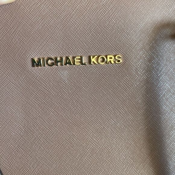 COPY - - Michael Kors Leather Large Jet Set Travel Tote - Picture 6 of 10